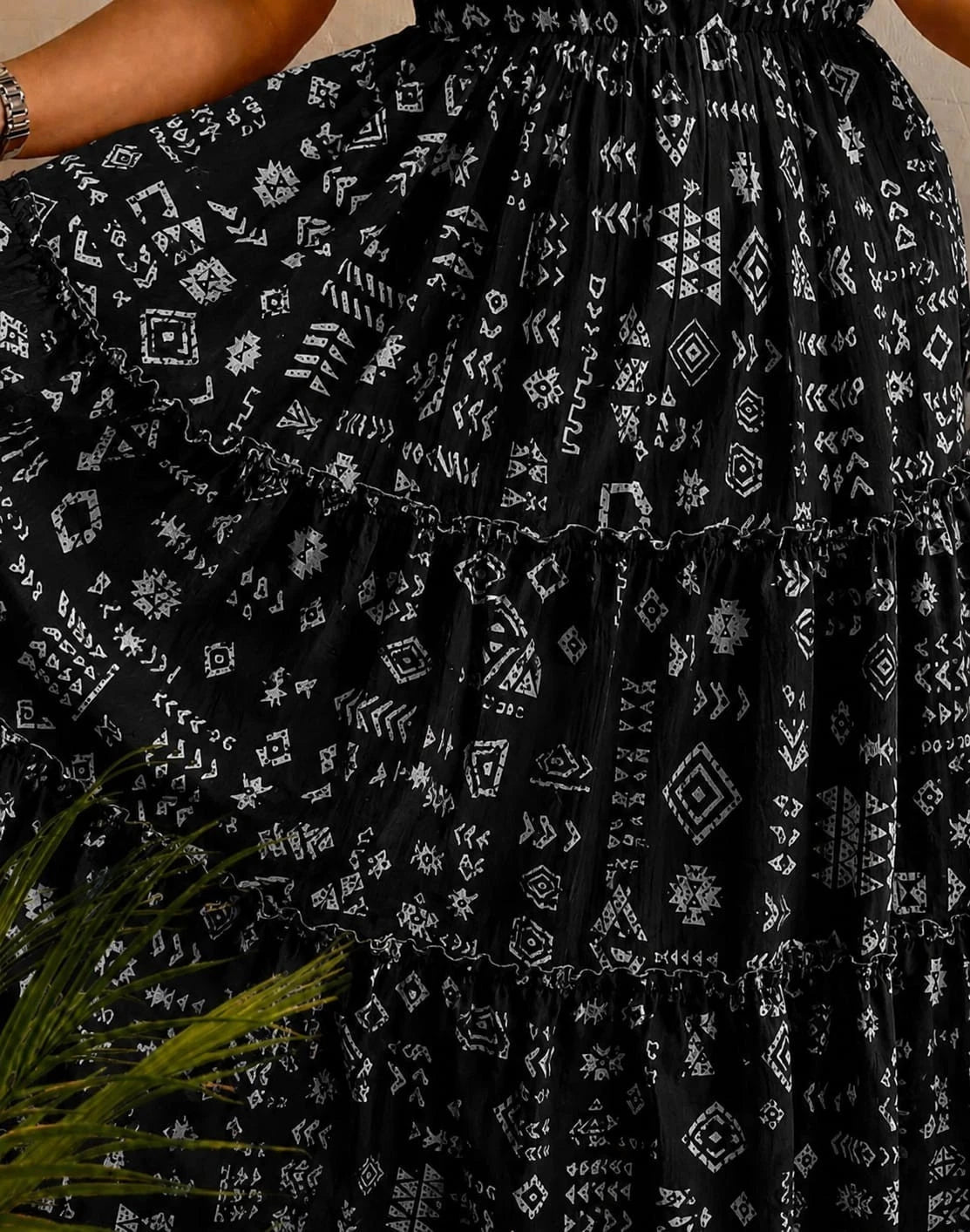 Women's Black Rayon Printed Midi Dress Puff Sleeve Tiered Casual Summer Dress Elegant Flowy Midi Outfit